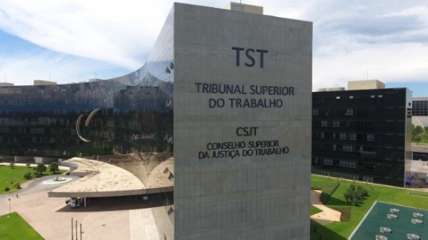 Exigir CID em atestado para abono de falta é ilegal, define TST